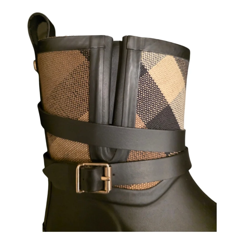 BURBERRY Holloway Buckle Rubber Rain Boots - US‎ 1.5Y (33)